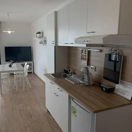 Modern Waterfront 1br With Ac * Σωζόπολη