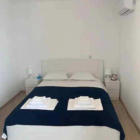 Modern Waterfront 1br With Ac Σωζόπολη